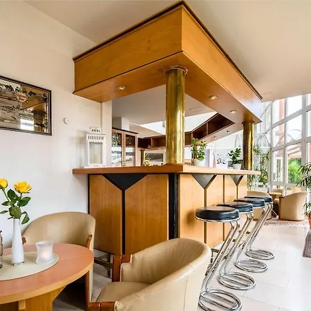 Roomingtons Hotel 3*