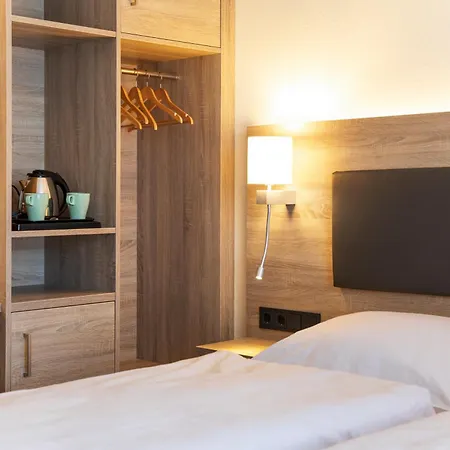 Roomingtons Hotel 3*